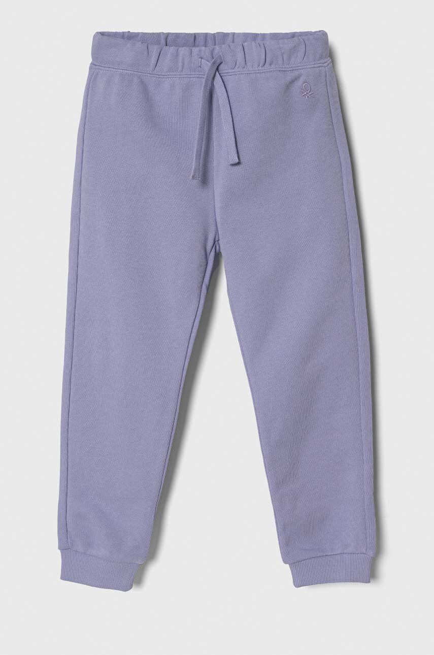United Colors of Benetton pantaloni de trening din bumbac pentru copii culoarea violet, neted