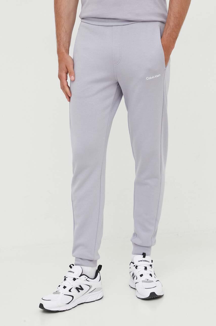 

Спортен панталон Calvin Klein в сиво с изчистен дизайн K10K109940, Сив