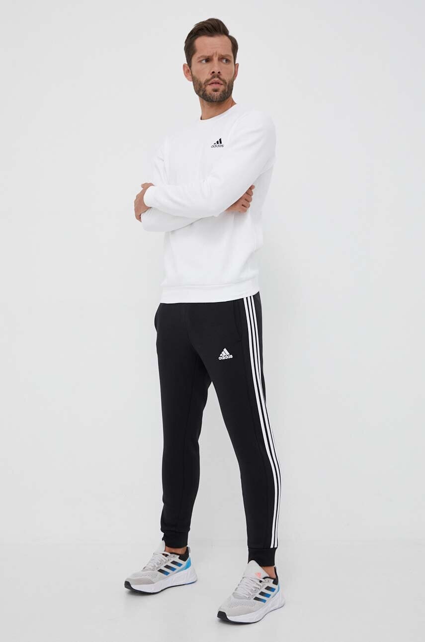 

Спортивні штани adidas колір чорний з аплікацією