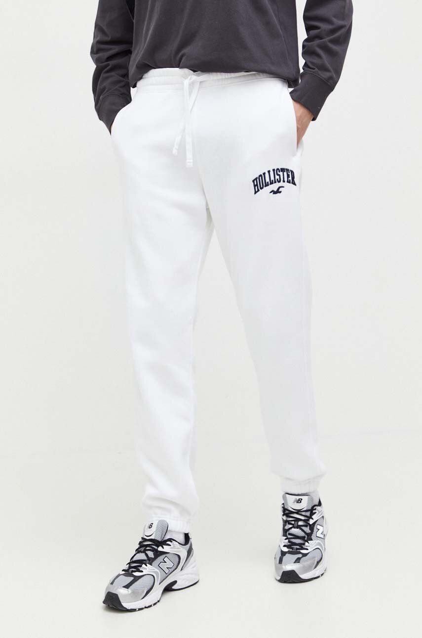 Hollister Co. pantaloni de trening culoarea alb, cu imprimeu