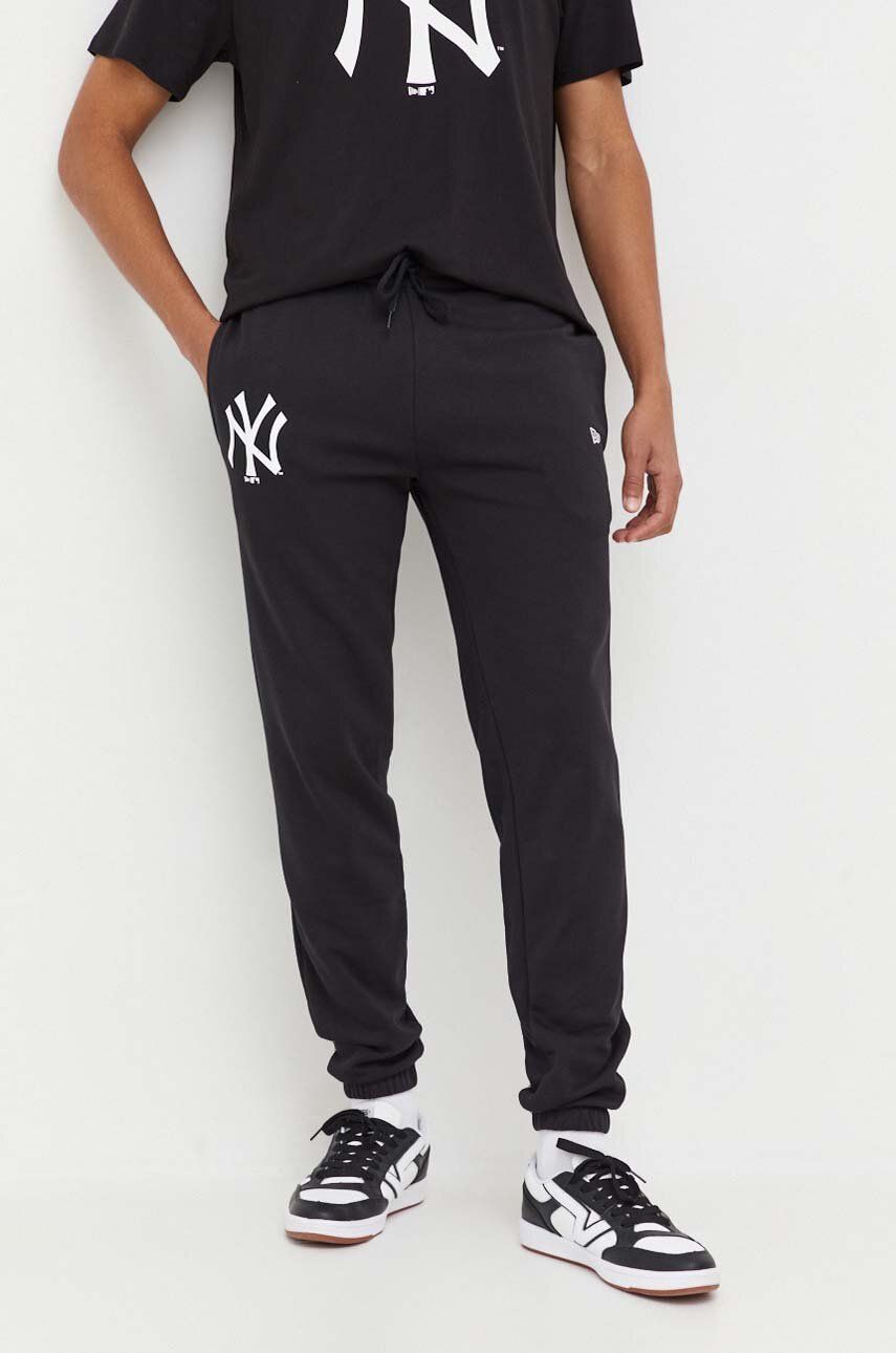New Era pantaloni de trening culoarea negru, cu imprimeu, NEW YORK YANKEES