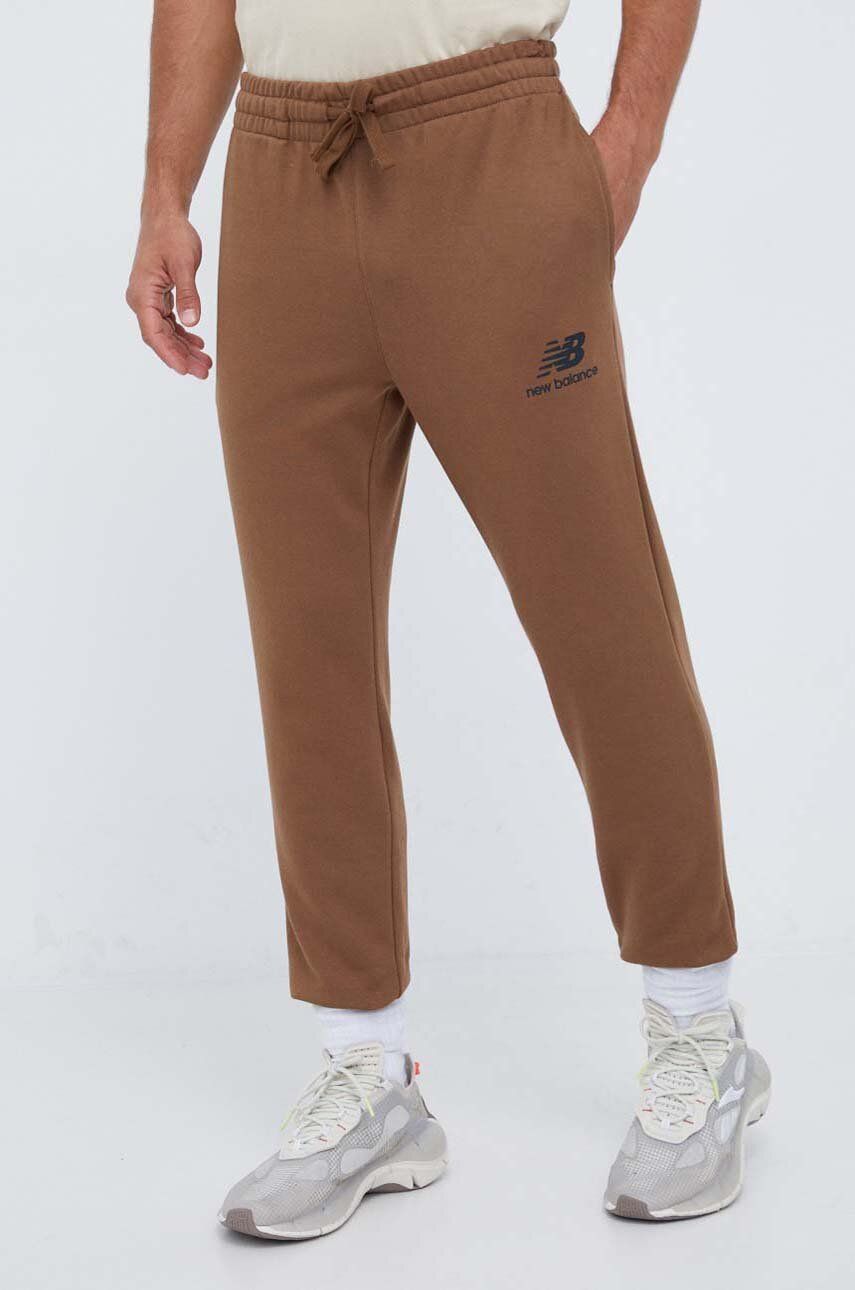 New Balance pantaloni de trening culoarea maro, cu imprimeu