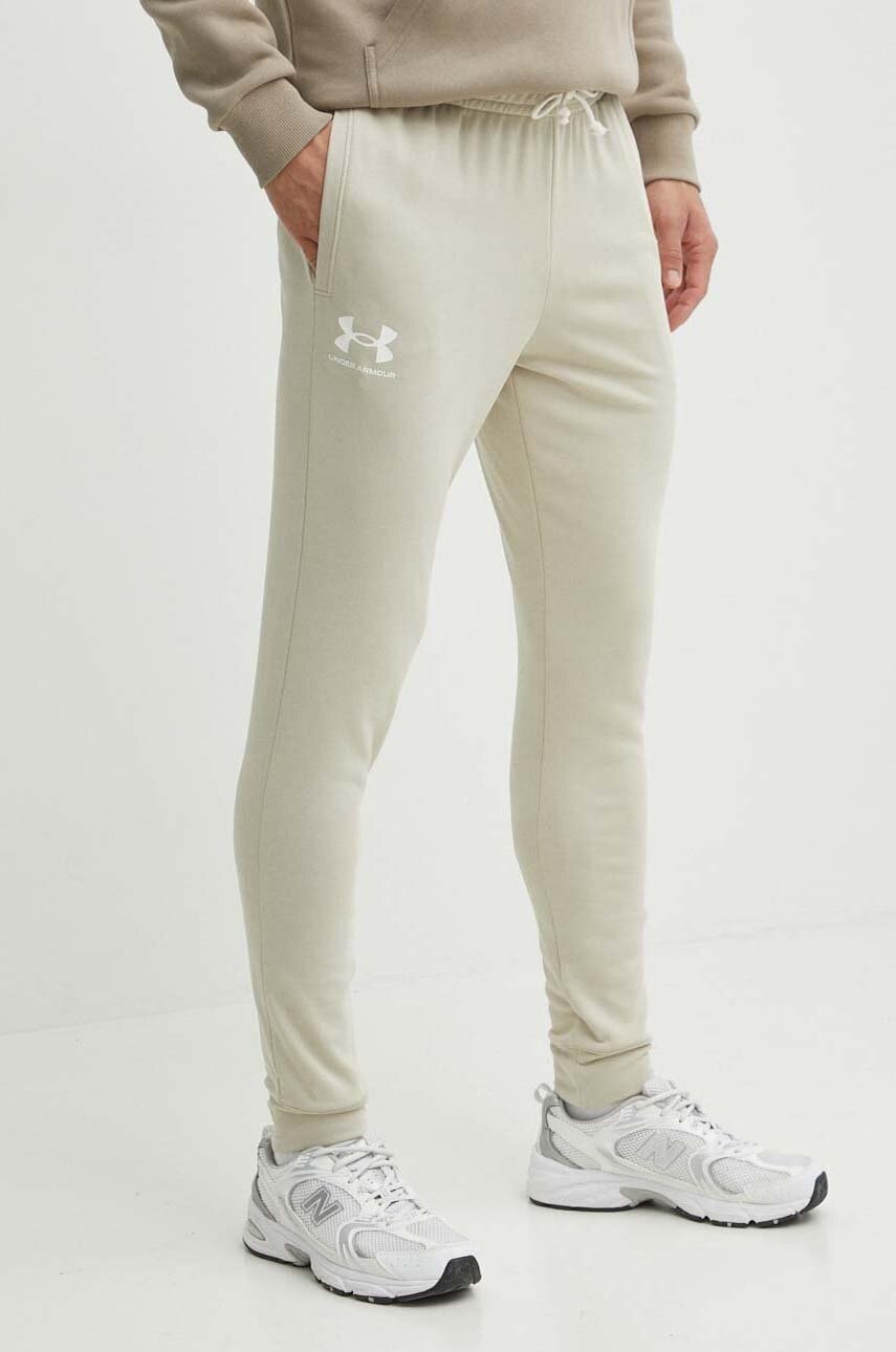 Under Armour pantaloni de trening culoarea bej, cu imprimeu