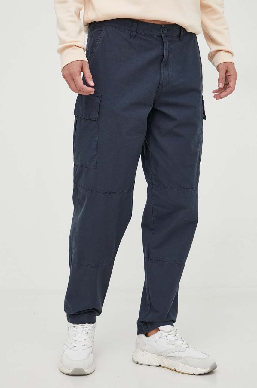 Barbour pantaloni de bumbac culoarea albastru marin, cu fason cargo