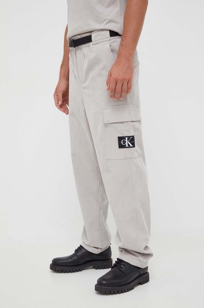 Kalhoty Calvin Klein Jeans pánské, šedá barva, ve střihu cargo - šedá - Hlavní materiál: 90 % Polyes