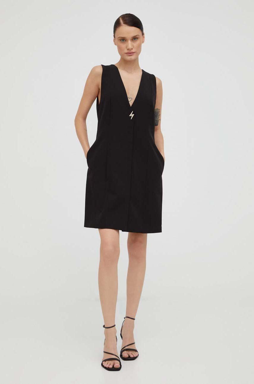 Šaty Bruuns Bazaar černá barva, mini, oversize - černá - Hlavní materiál: 50 % Recyklovaný polyester