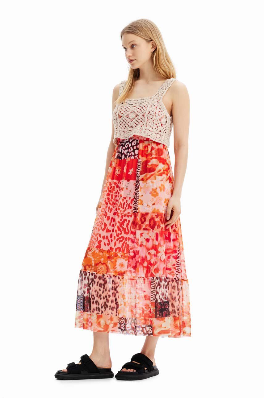 Šaty a top Desigual oranžová barva, maxi - oranžová -  Materiál č. 1: 94 % Polyester