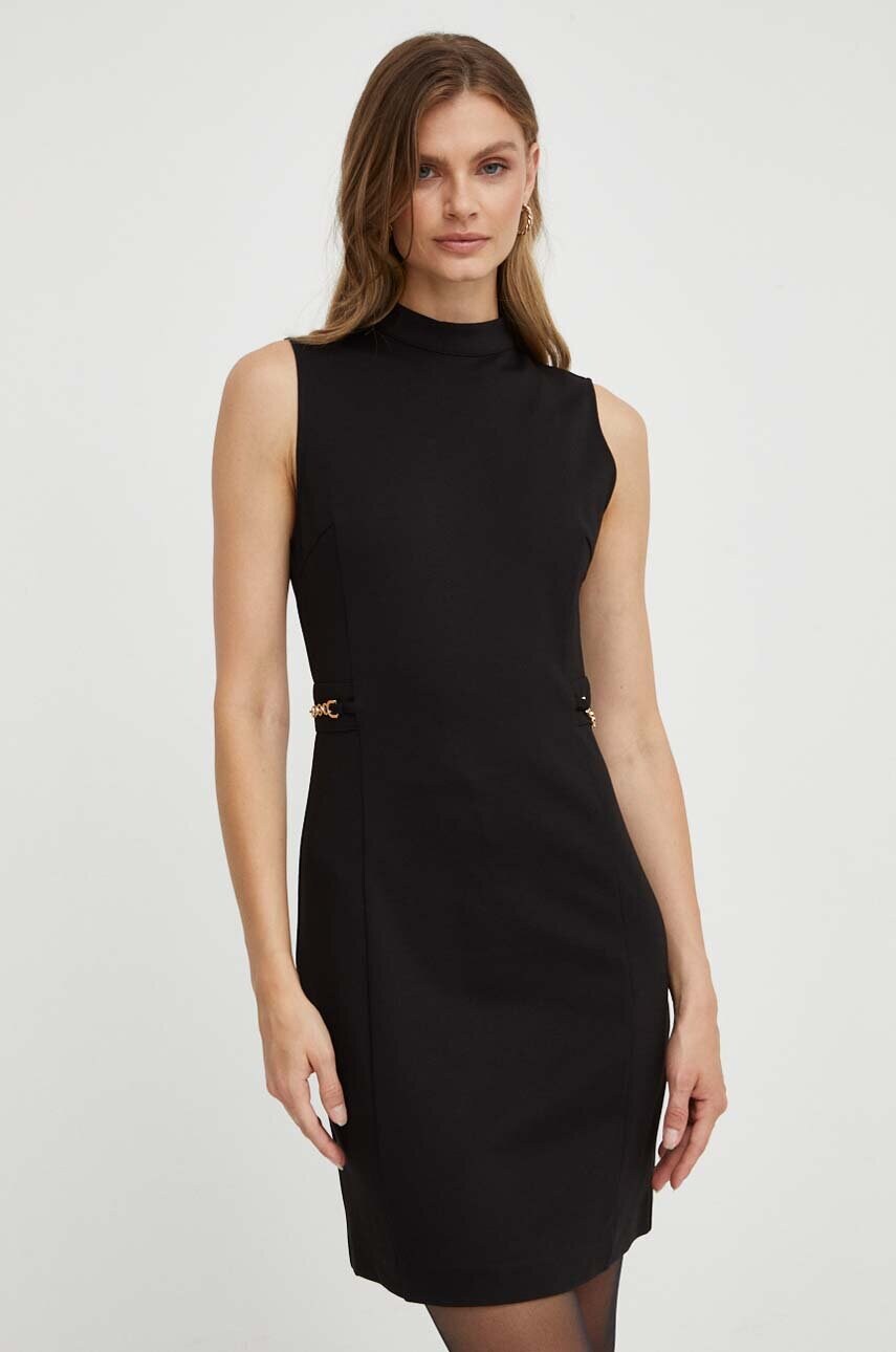 

Сукня Guess колір чорний mini розкльошена