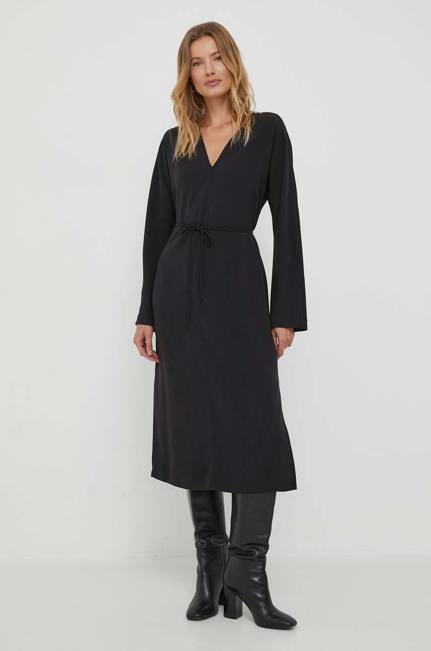 Šaty Calvin Klein černá barva, midi, oversize - černá - 100 % Polyester