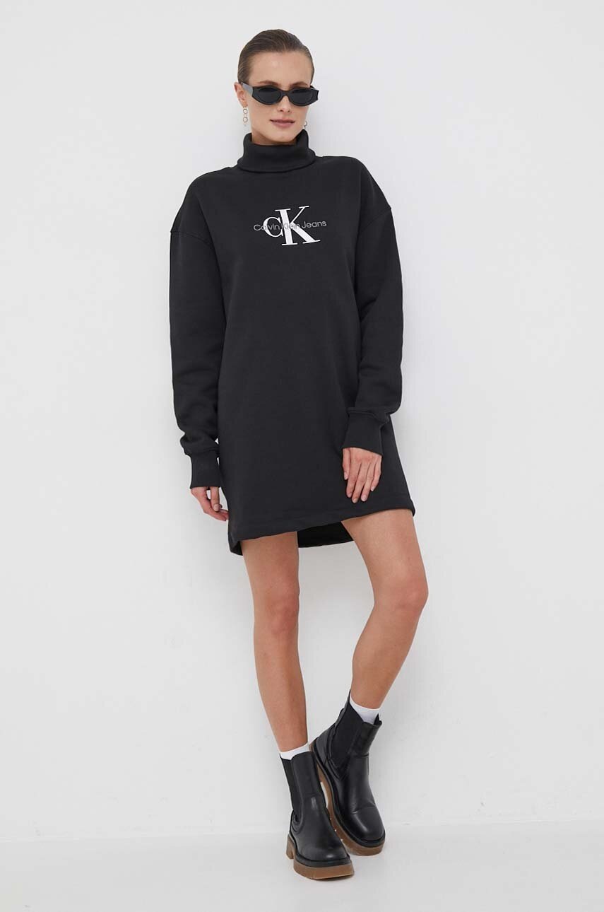 

Рокля Calvin Klein Jeans в черно къса с уголемена кройка, Черен
