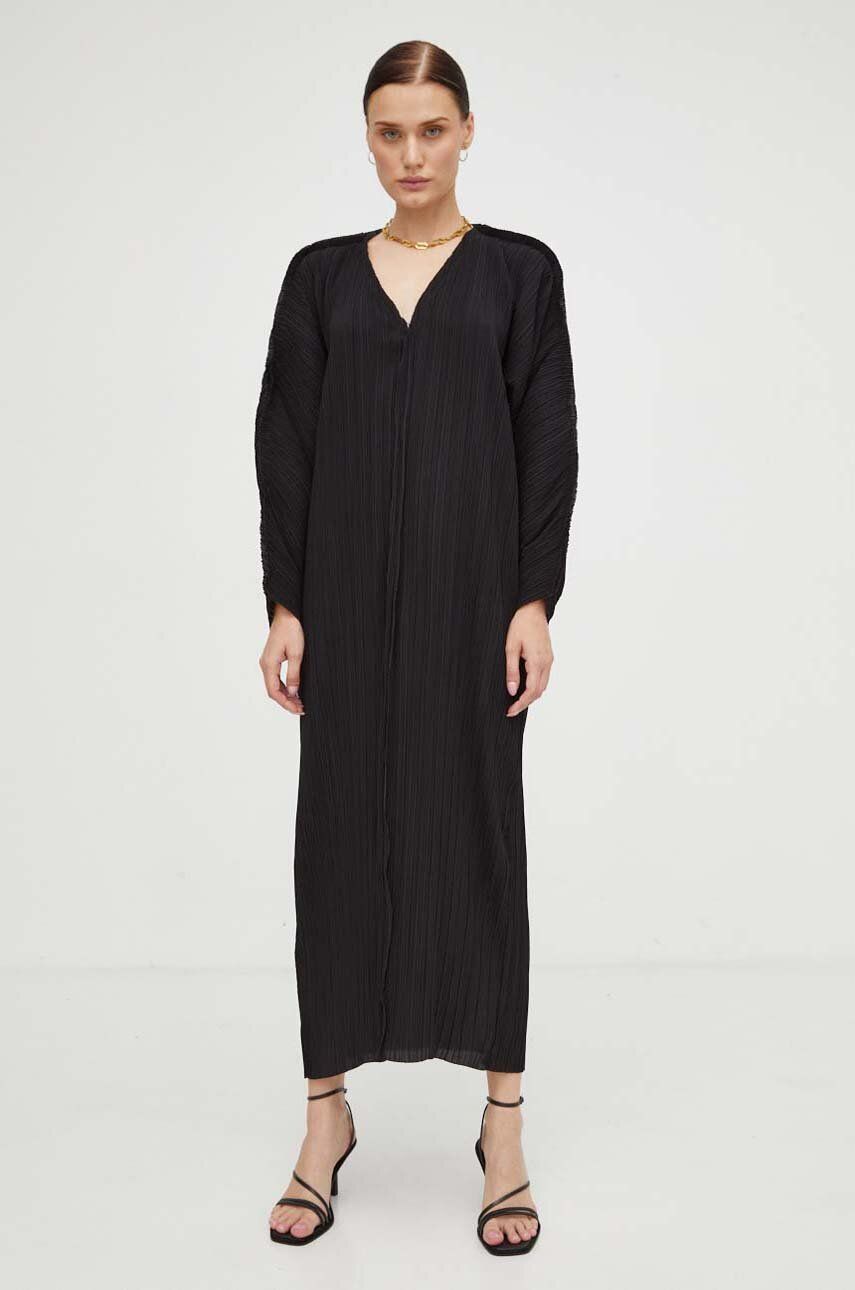 Levně Šaty By Malene Birger černá barva, midi, oversize