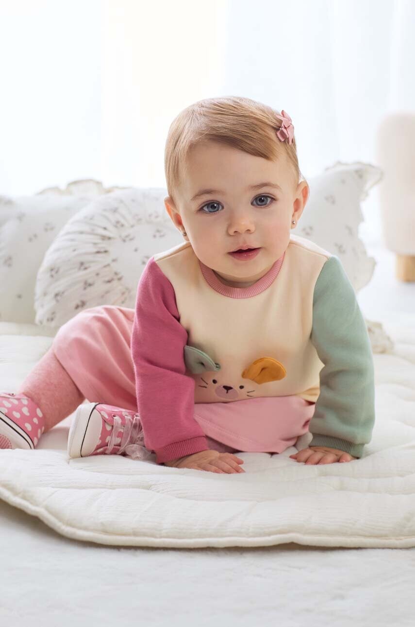 

Бебешка рокля Mayoral Newborn в бежово къса разкроена, Бежов