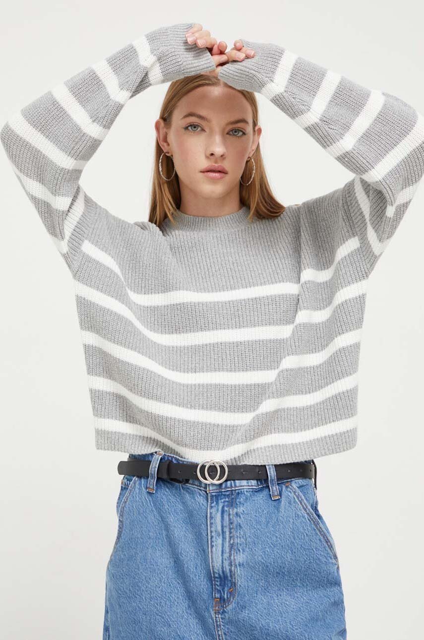 

Пуловер Hollister Co. дамски в сиво, Сив