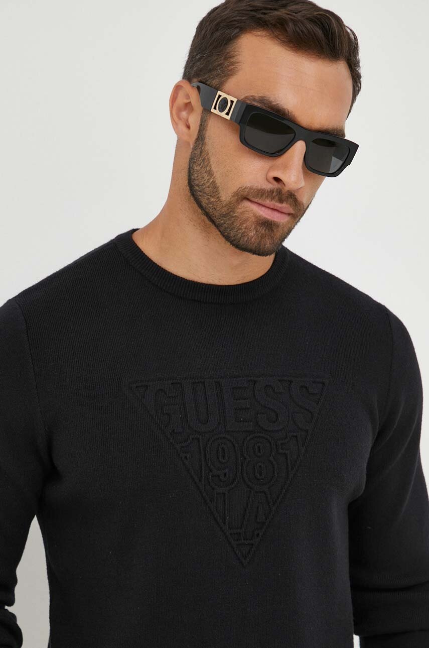 

Светр Guess чоловічий колір чорний легкий