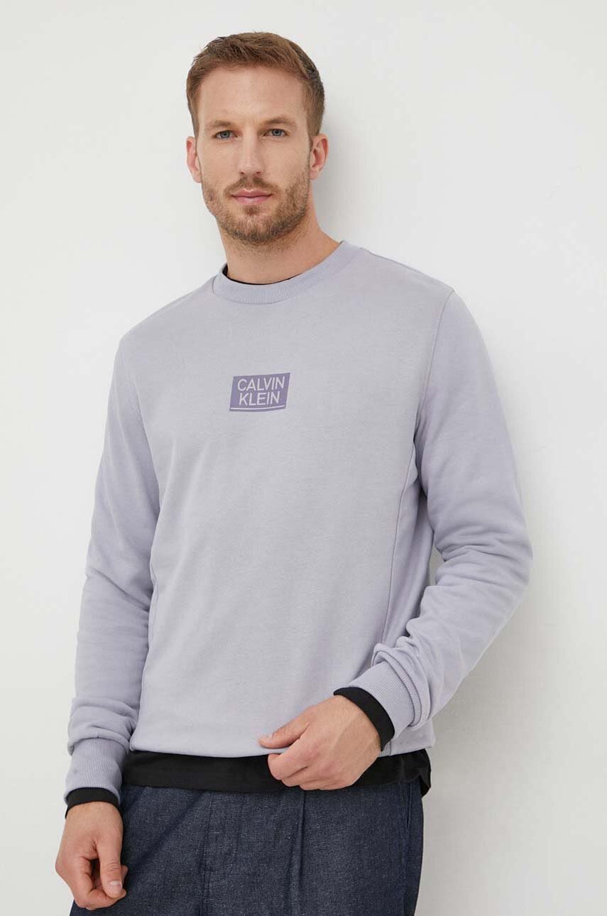 

Памучен суичър Calvin Klein в сиво с принт, Сив