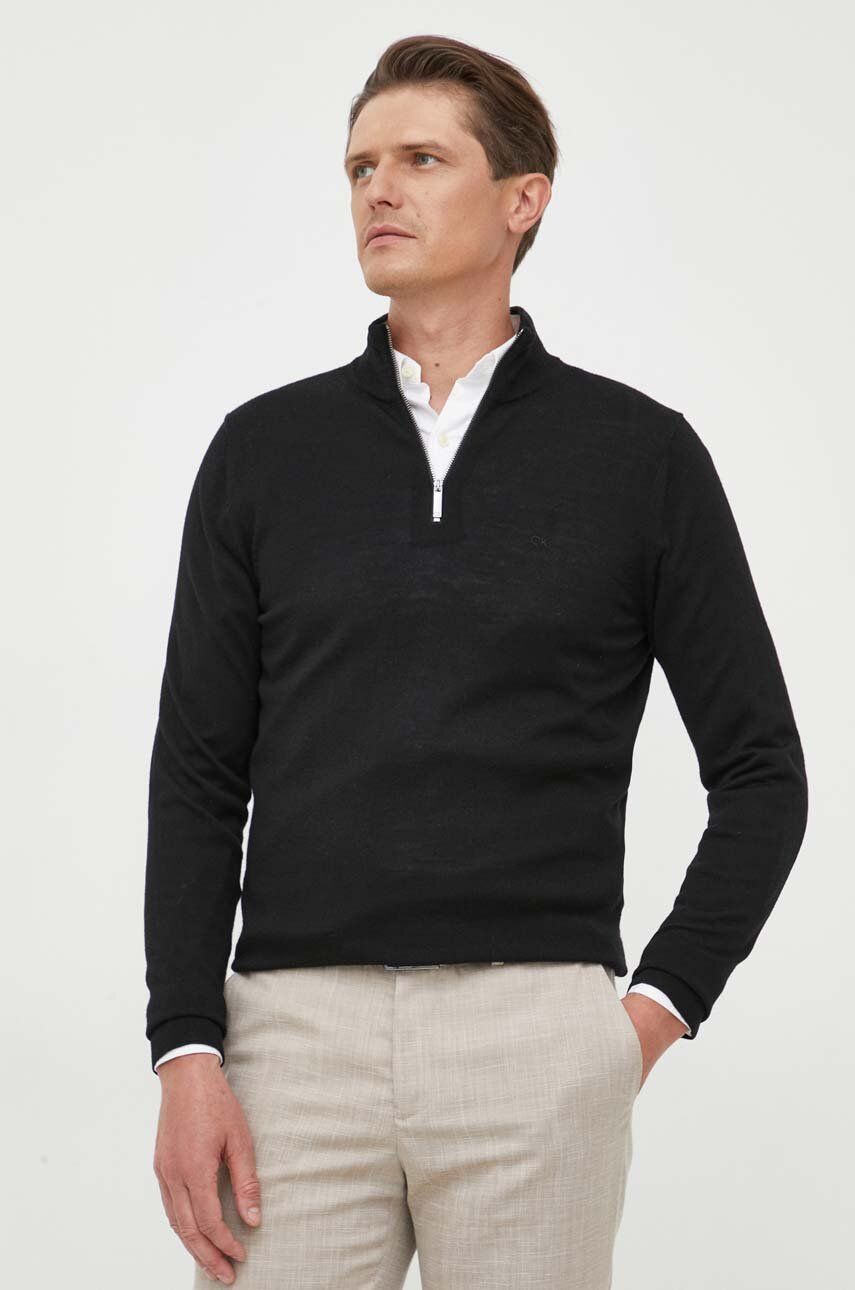 Levně Vlněný svetr Calvin Klein pánský, černá barva, lehký, s golfem