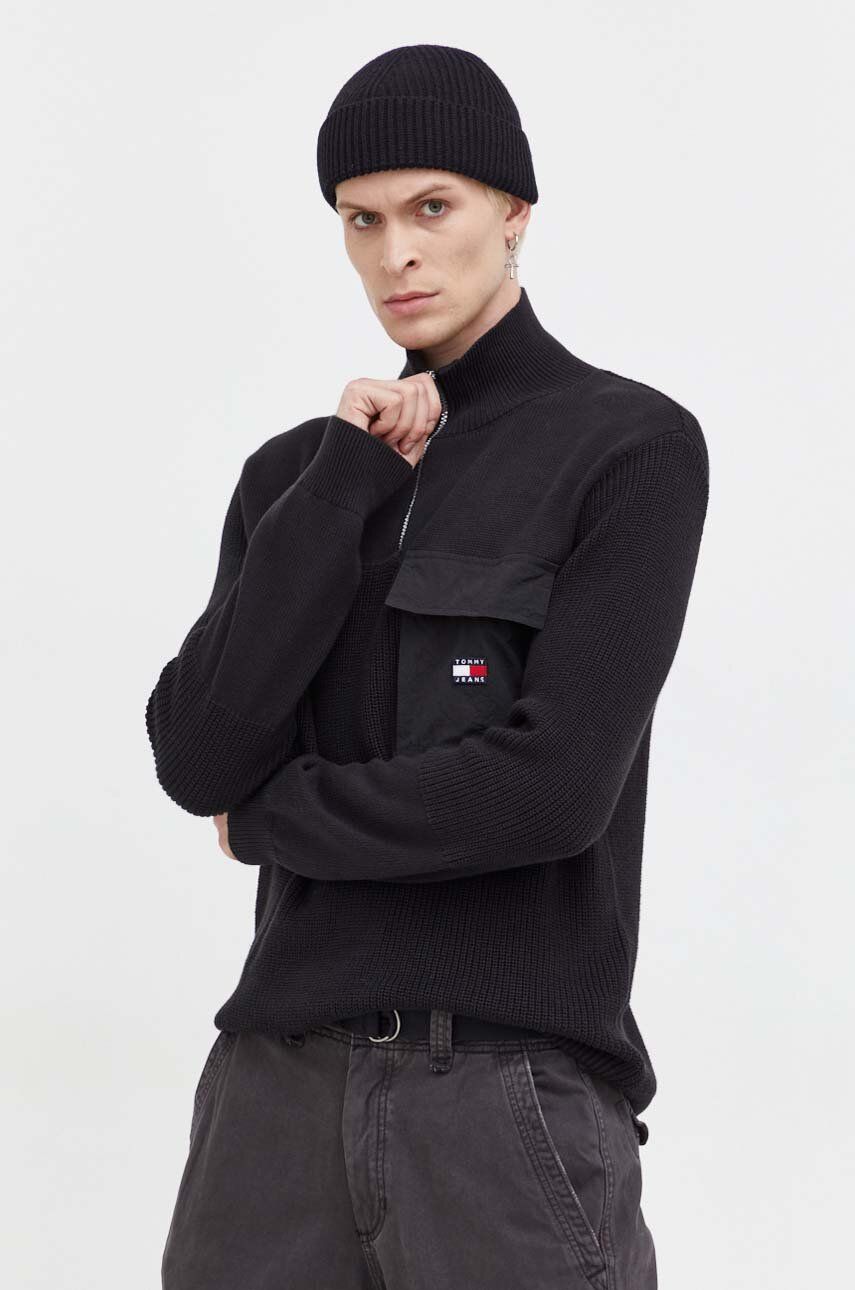 Levně Bavlněný svetr Tommy Jeans černá barva, s pologolfem
