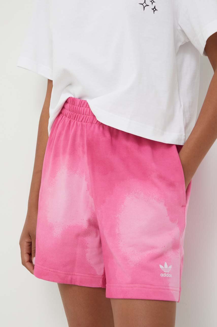 Bavlněné šortky adidas Originals růžová barva, vzorované, high waist - růžová -  100 % Bavlna