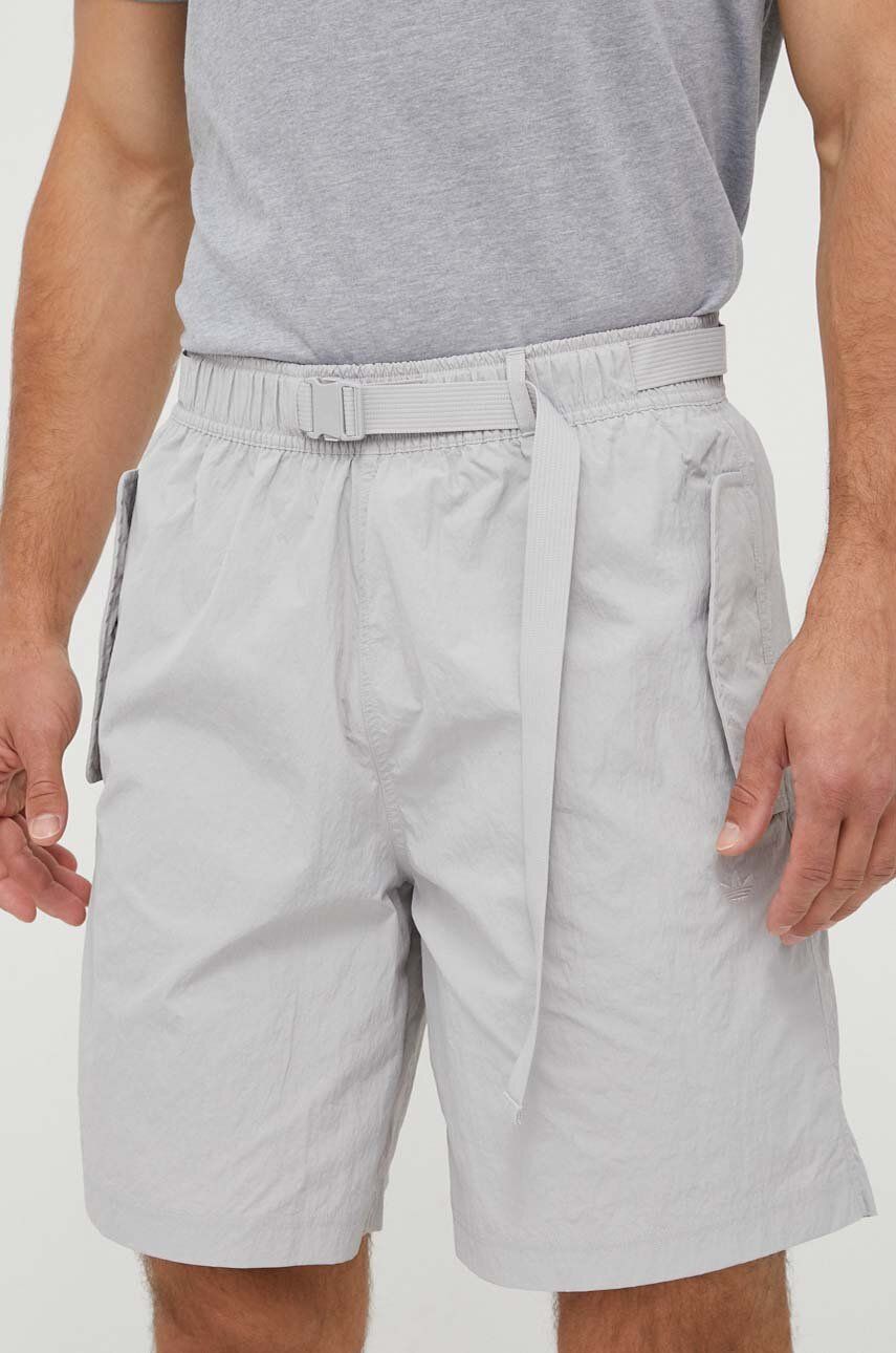 adidas Originals pantaloni scurti barbati, culoarea gri