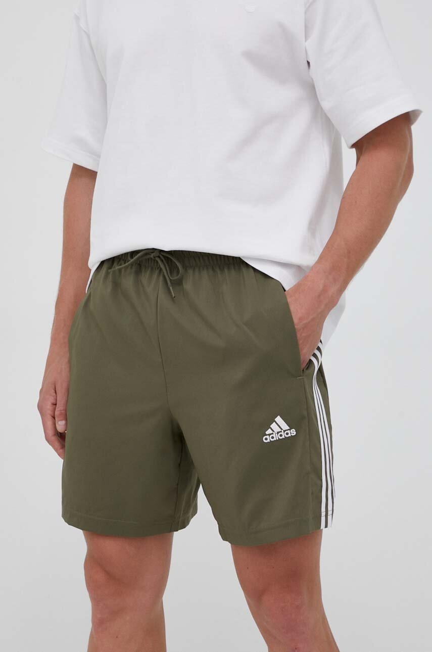 

Шорти adidas чоловічі колір зелений