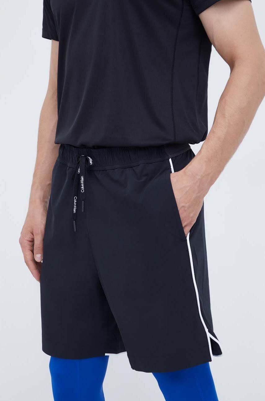 Levně Tréninkové šortky Calvin Klein Performance černá barva