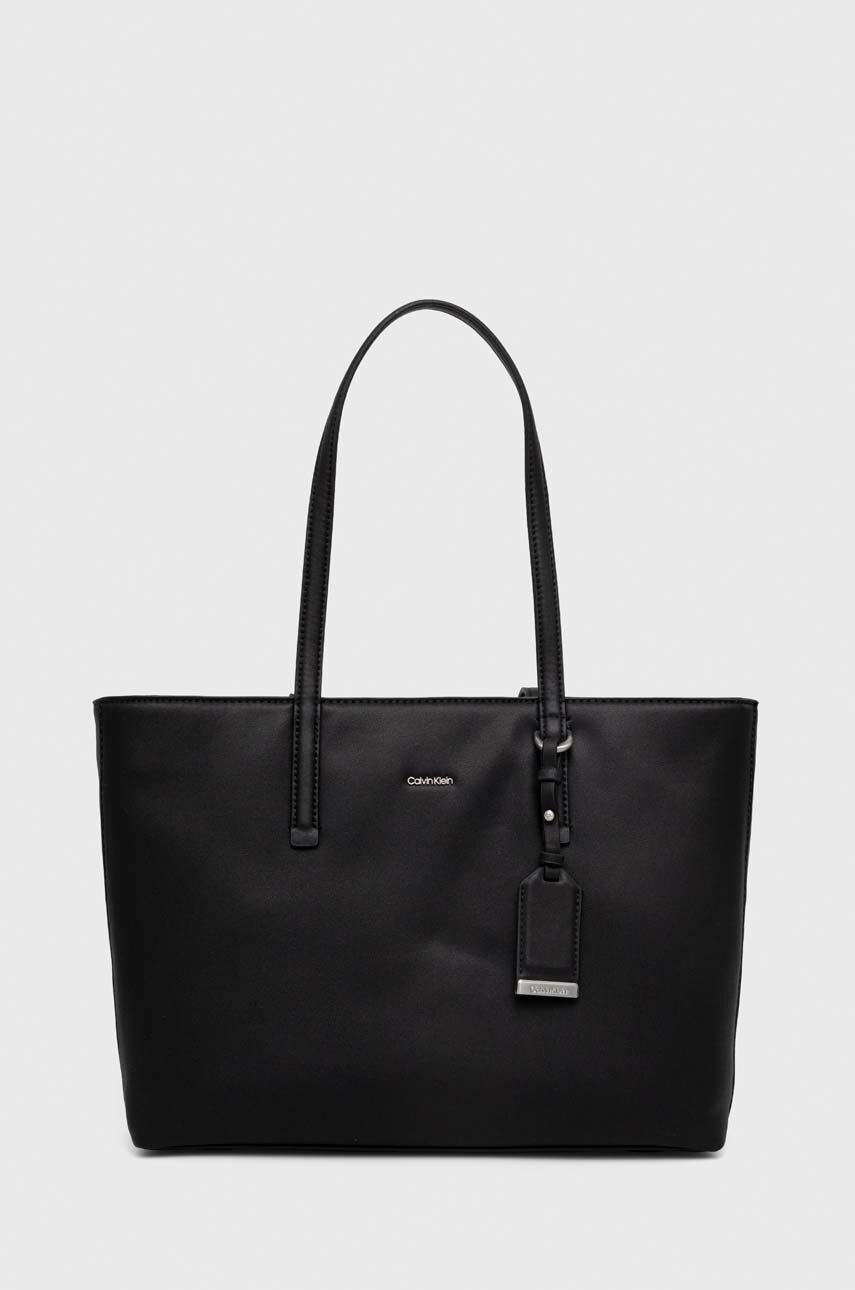 

Чанта Calvin Klein в черно, Черен