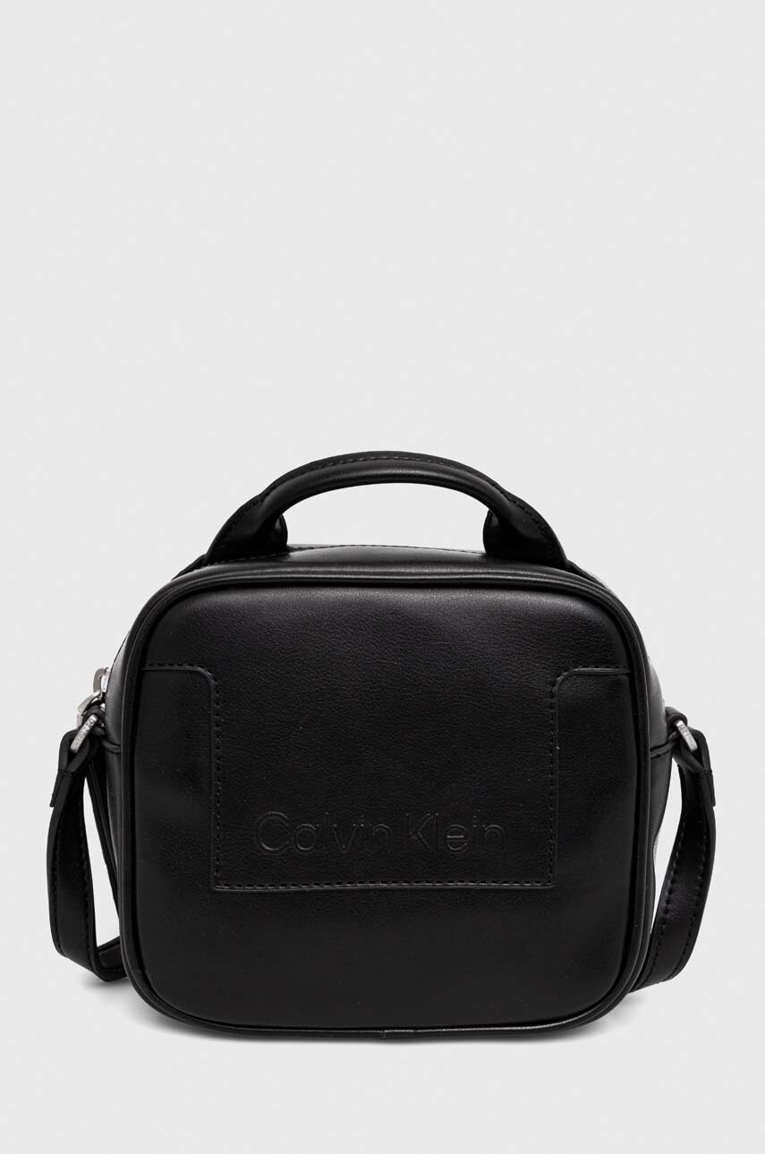 

Чанта Calvin Klein в черно, Черен