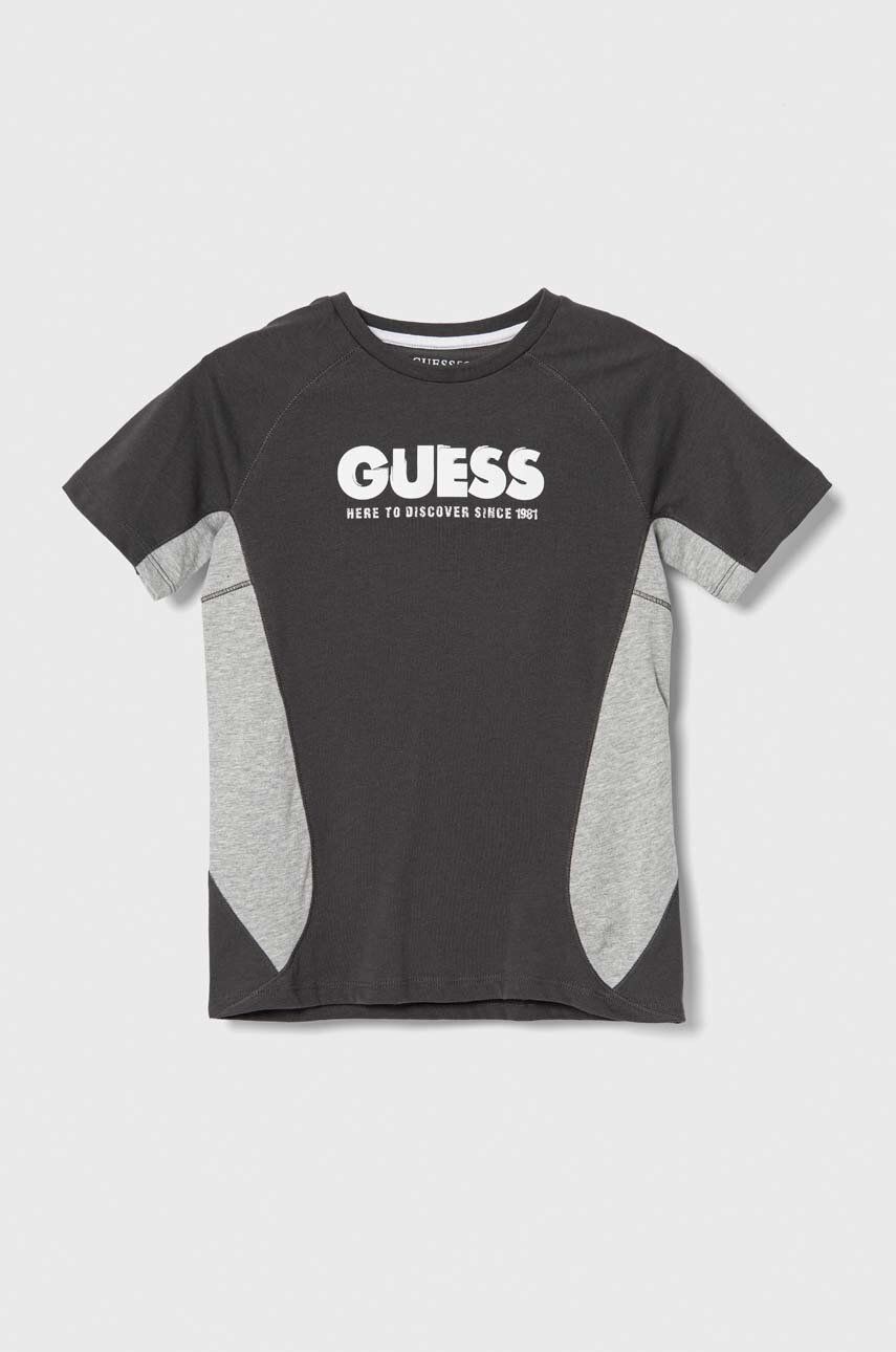 

Дитяча бавовняна футболка Guess колір сірий візерунок