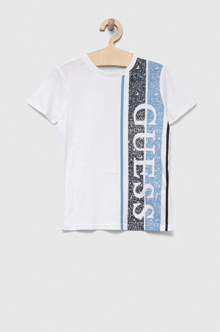 

Детска памучна тениска Guess в бяло с принт, Бял