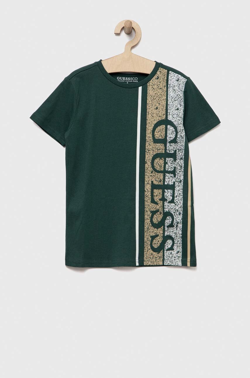 

Детская хлопковая футболка Guess цвет зелёный с принтом