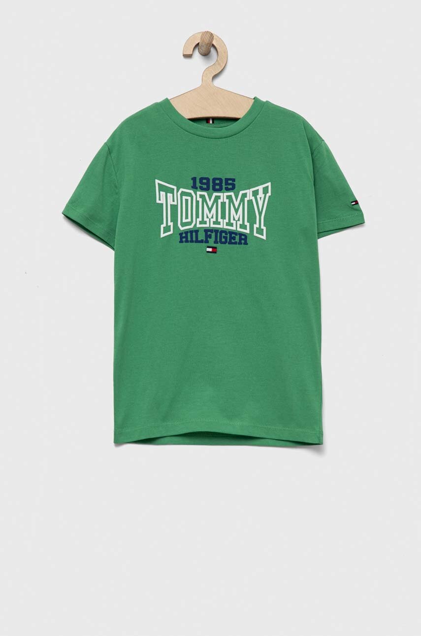 

Детска памучна тениска Tommy Hilfiger в зелено с принт, Зелен