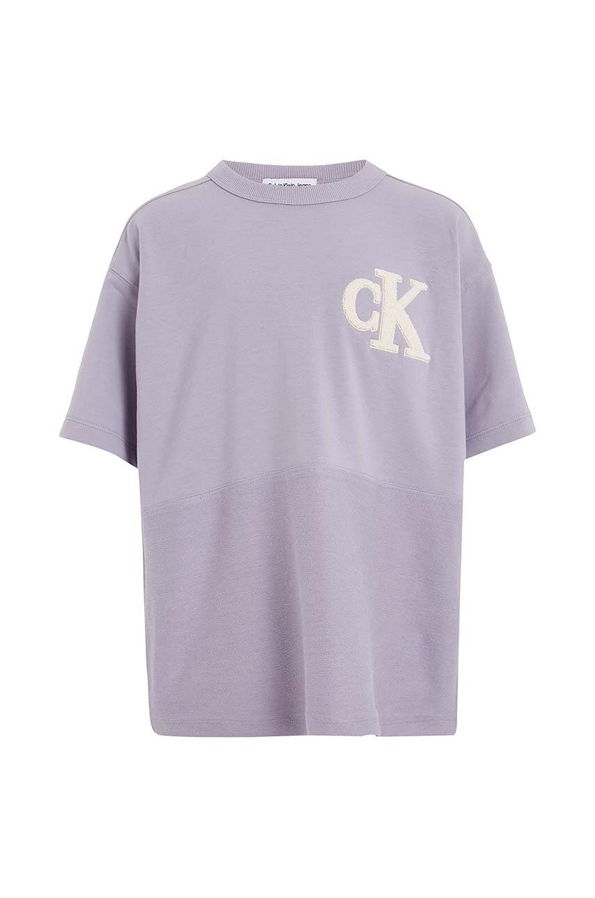 Dětské bavlněné tričko Calvin Klein Jeans fialová barva, s aplikací - fialová -  100 % Bavlna