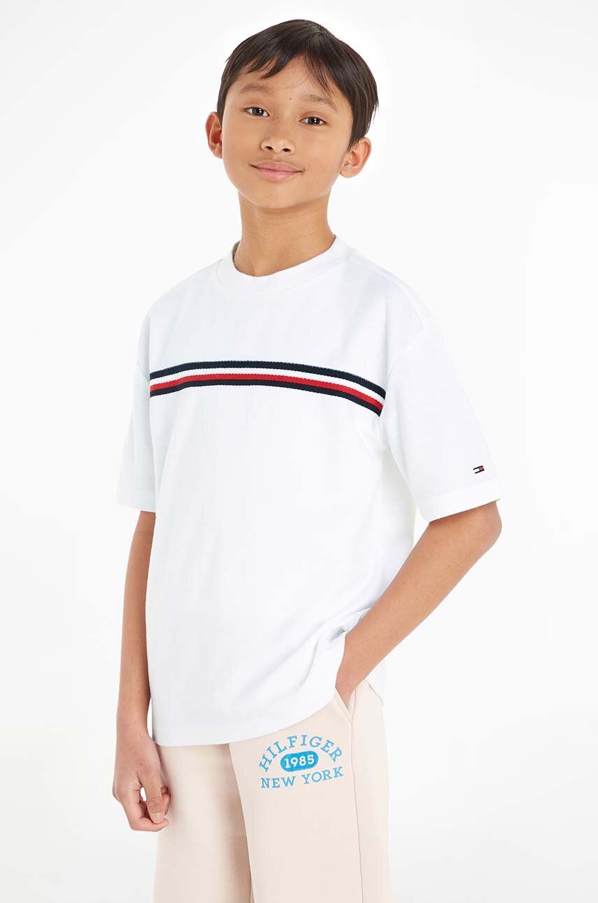Levně Dětské bavlněné tričko Tommy Hilfiger bílá barva