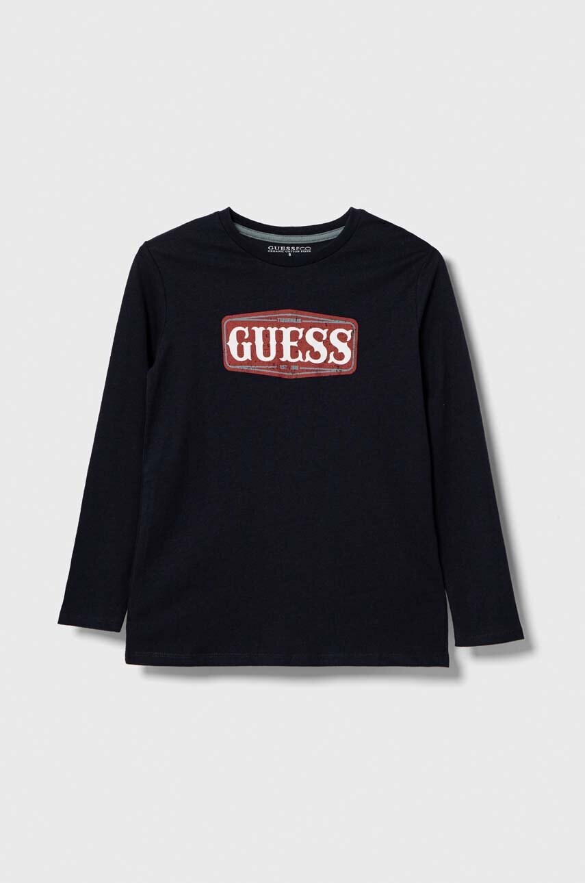 

Хлопковый детский лонгслив Guess цвет синий с принтом
