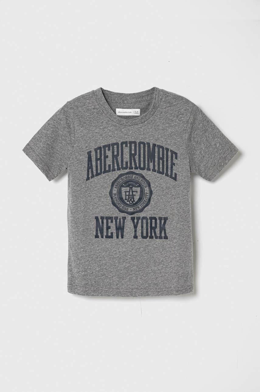 

Детска тениска Abercrombie & Fitch в сиво с принт, Сив
