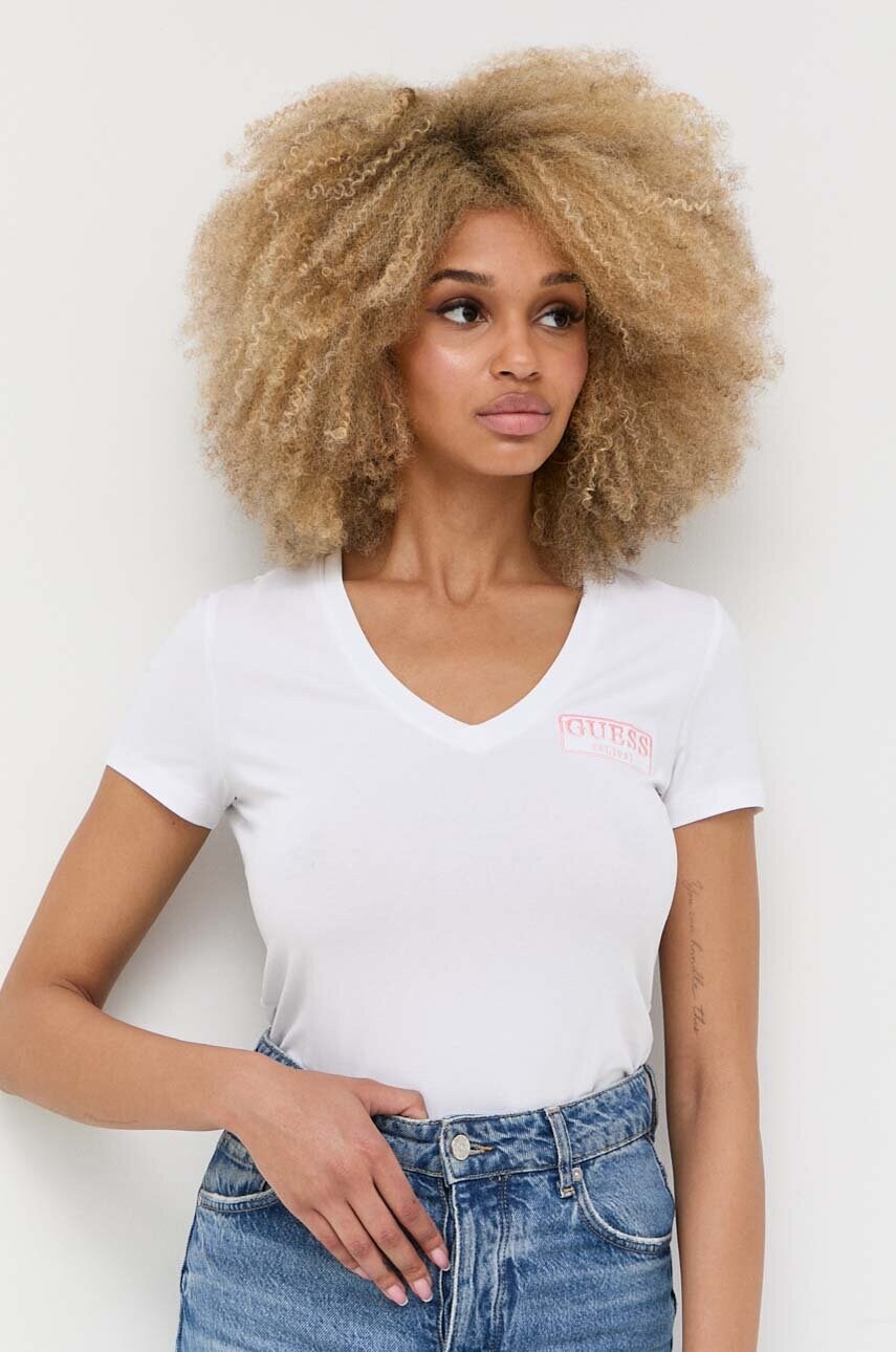 

Памучна тениска Guess в бяло, Бял