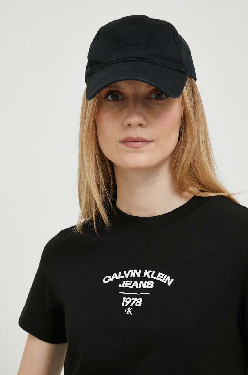 

Памучна тениска Calvin Klein Jeans в черно, Черен