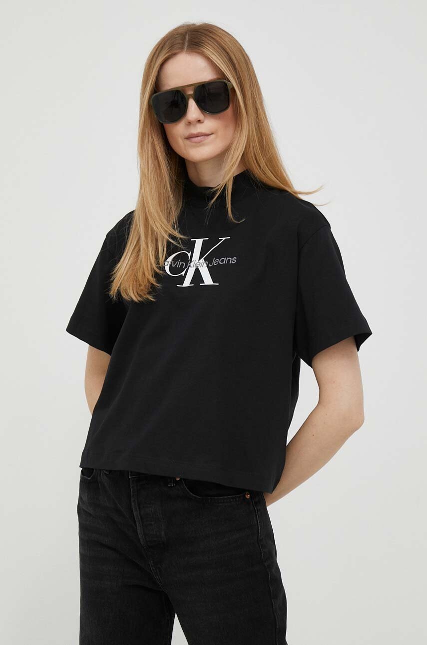 

Памучна тениска Calvin Klein Jeans в черно с ниско поло, Черен