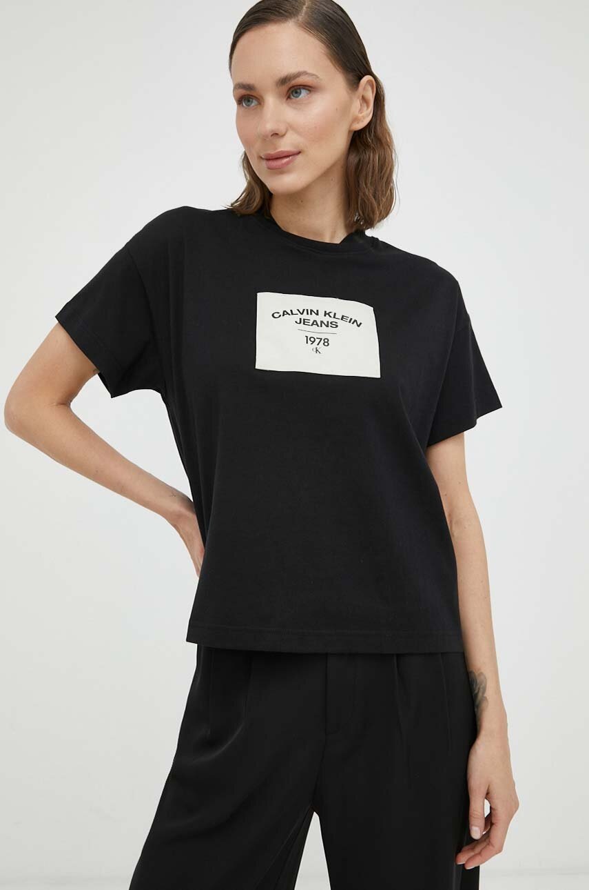 

Памучна тениска Calvin Klein Jeans в черно, Черен