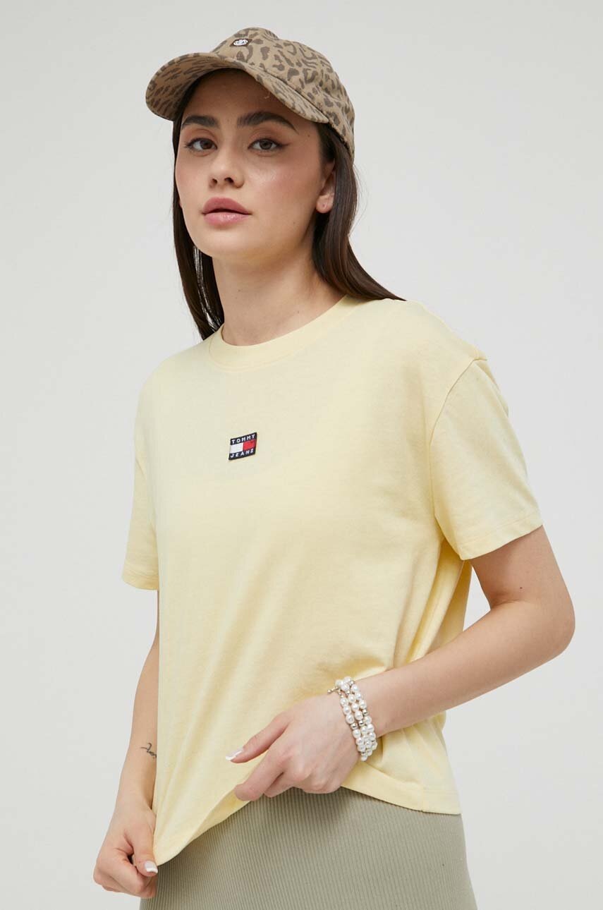 

Футболка Tommy Jeans жіноча колір жовтий