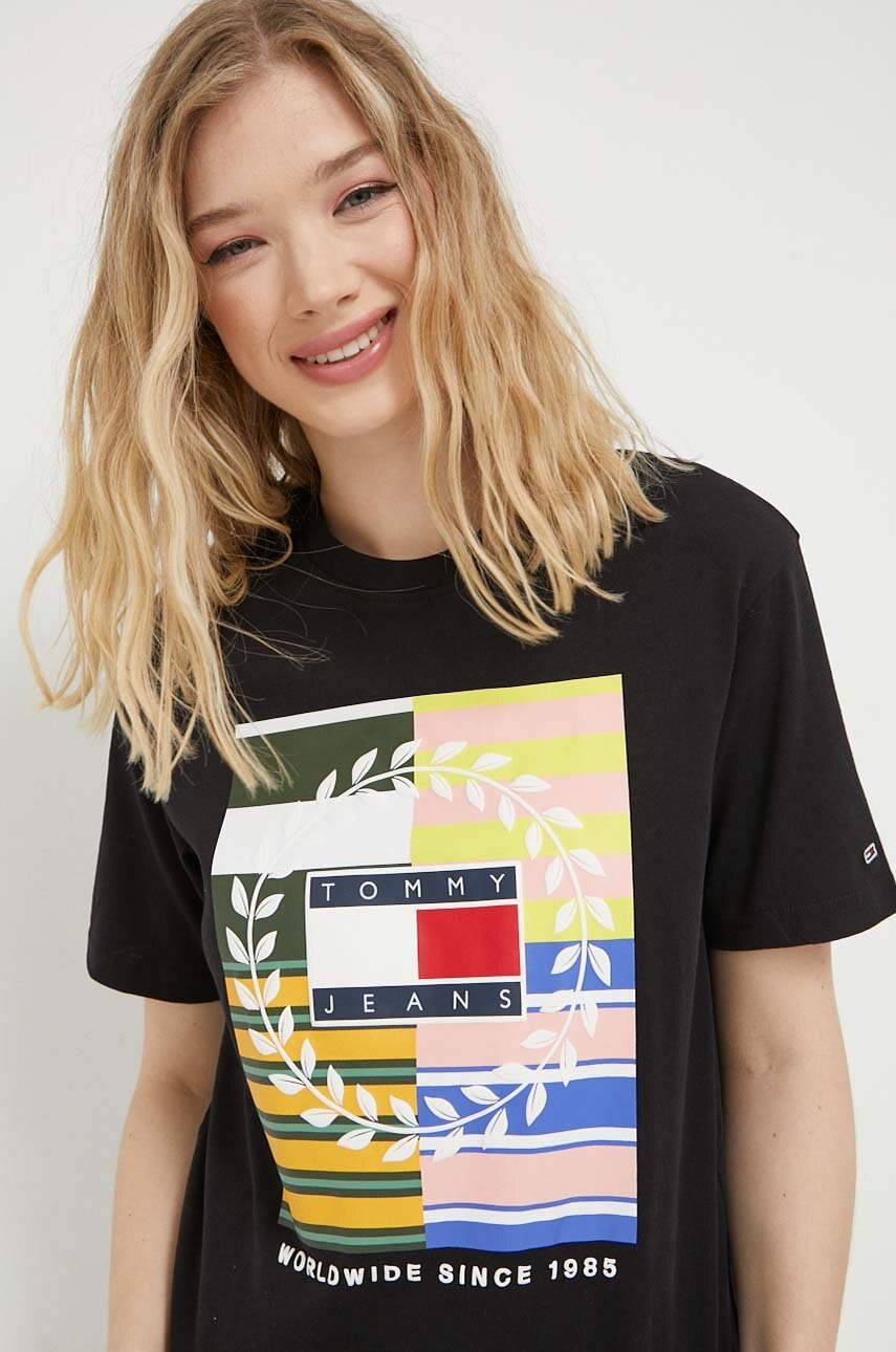 

Памучна тениска Tommy Jeans в черно, Черен