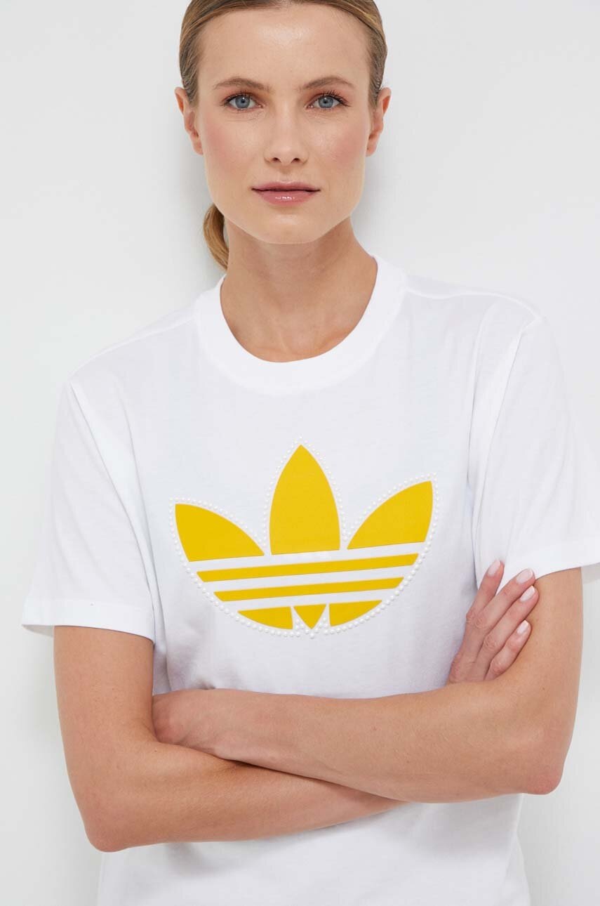 

Памучна тениска adidas Originals в бежово, Бежов