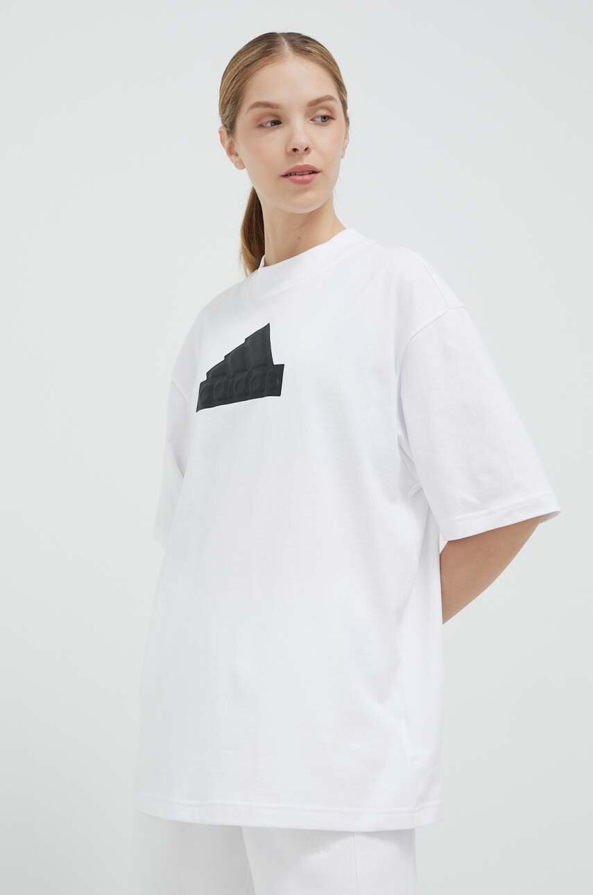 

Хлопковая футболка adidas цвет белый