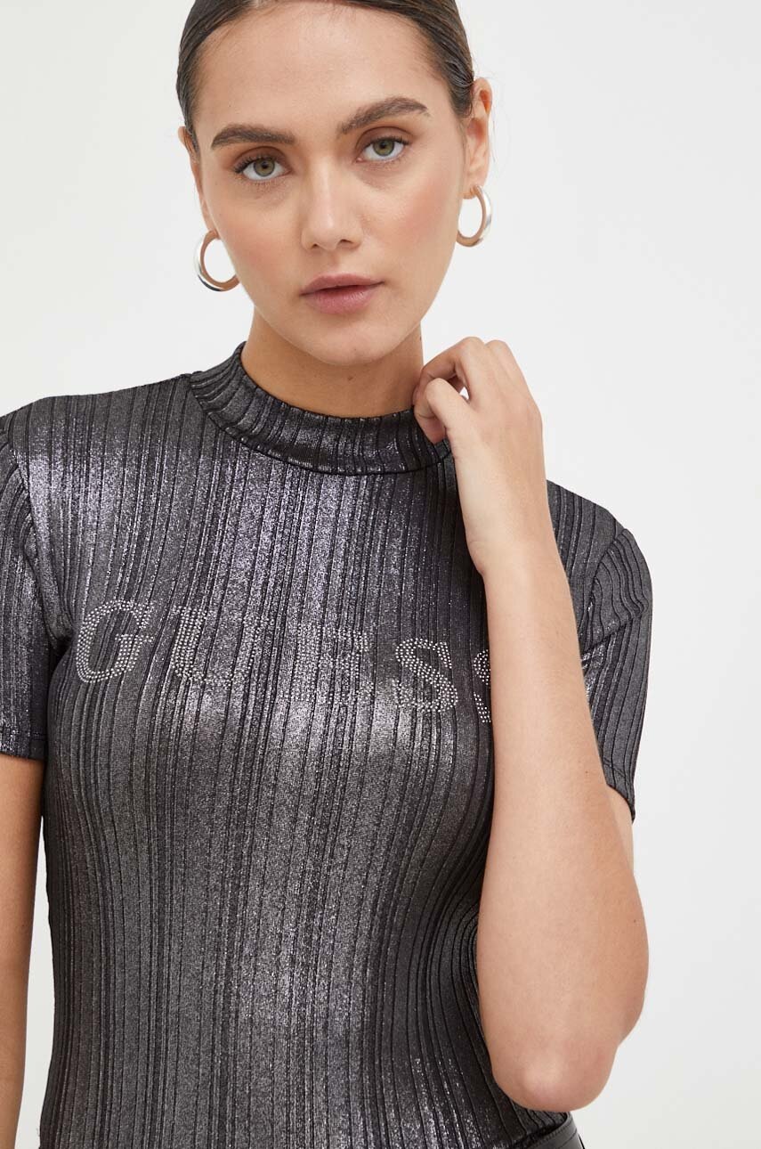 

Футболка Guess женский цвет чёрный с полугольфом