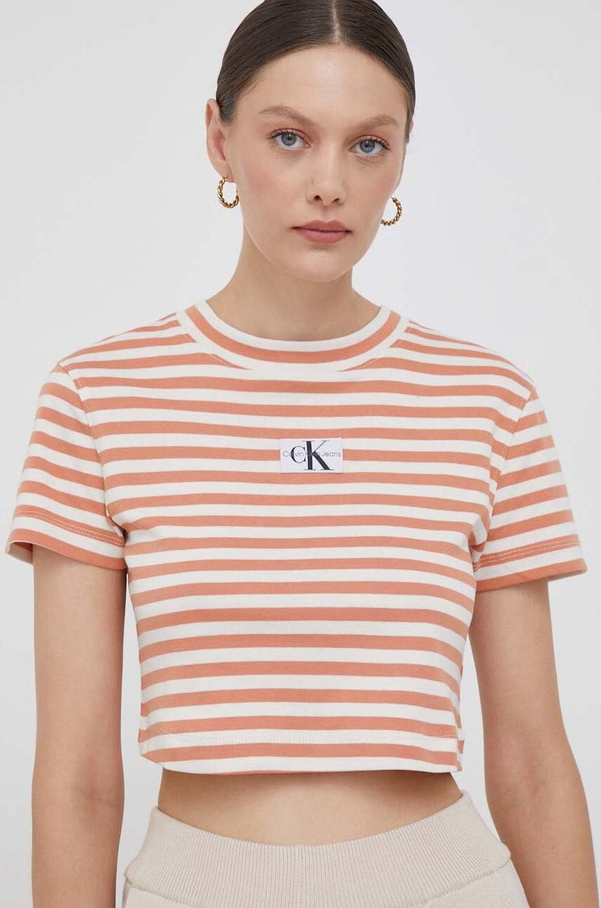 

Памучна тениска Calvin Klein Jeans в бежово, Бежов