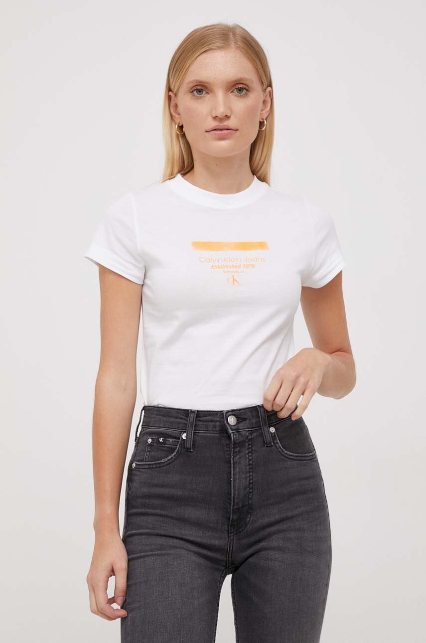

Памучна тениска Calvin Klein Jeans в бежово, Бежов