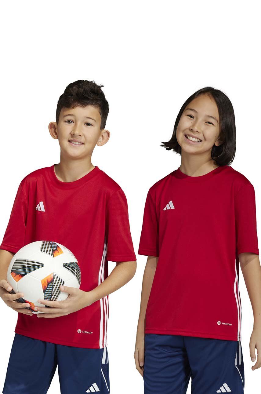 Dětské tričko adidas Performance červená barva, s aplikací - červená -  100 % Recyklovaný polye