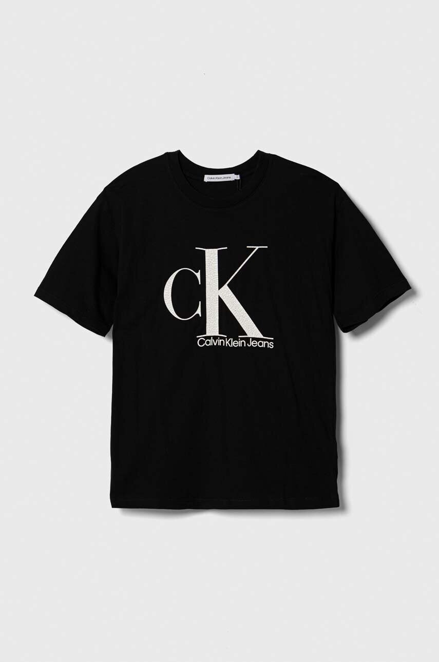 

Детска памучна тениска Calvin Klein Jeans в черно с принт, Черен