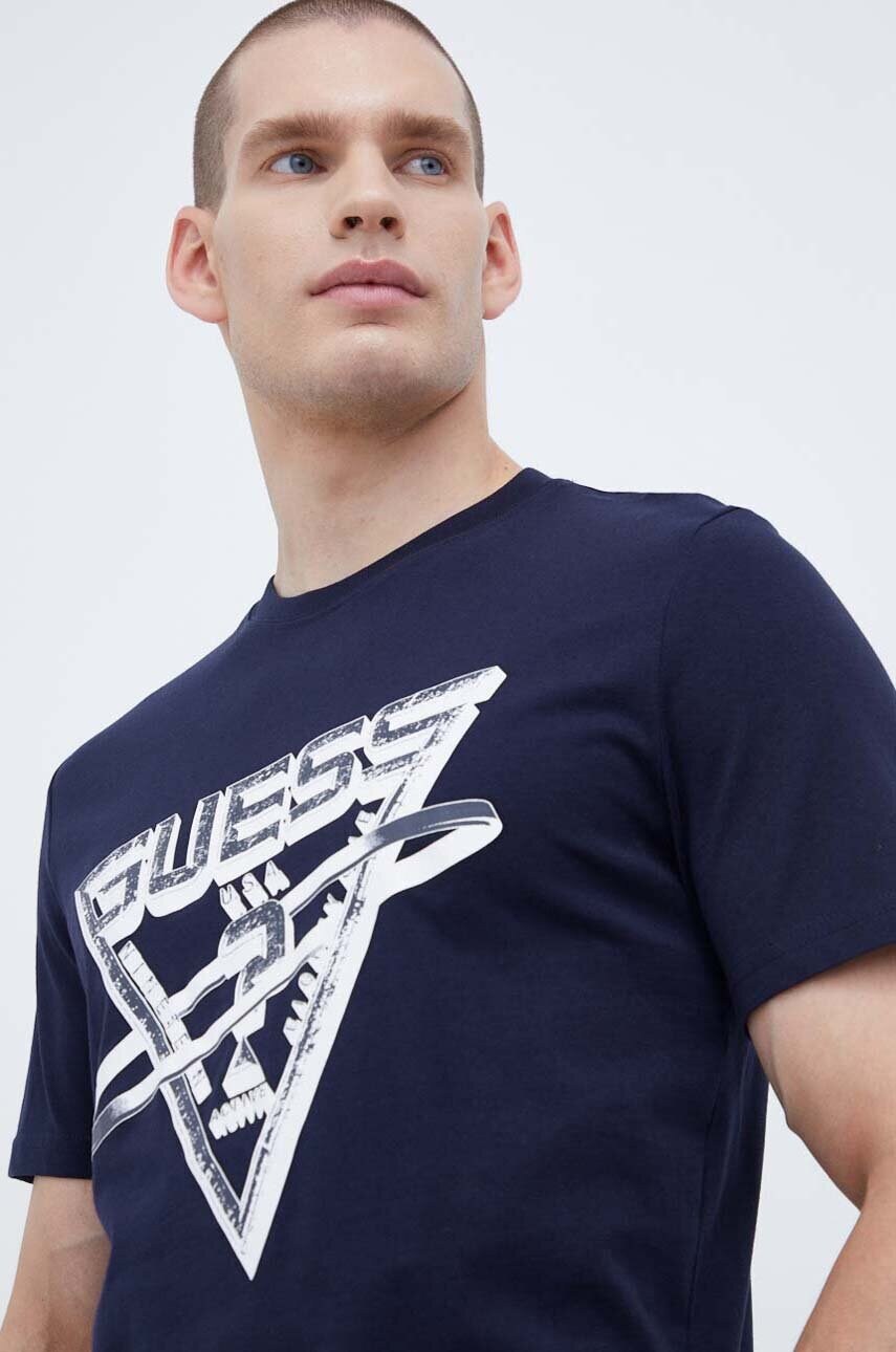 

Памучна тениска Guess в тъмносиньо с принт, Тъмносин