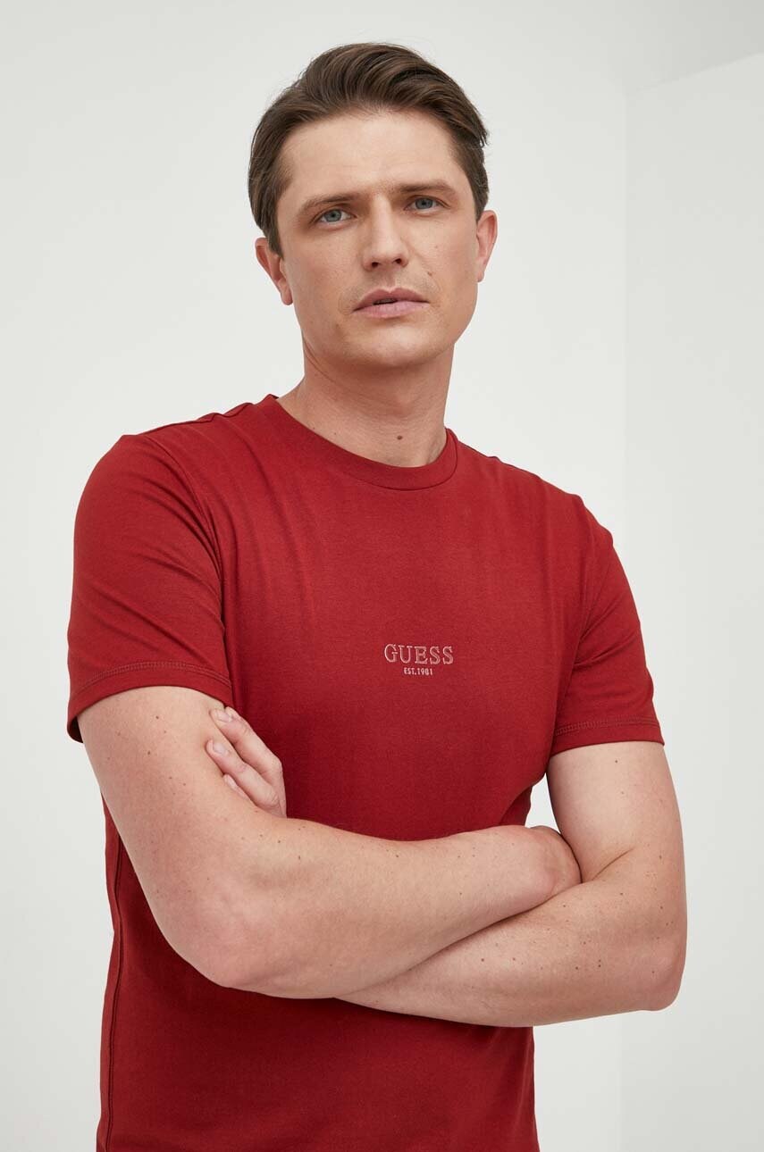 

Бавовняна футболка Guess колір бордовий з аплікацією